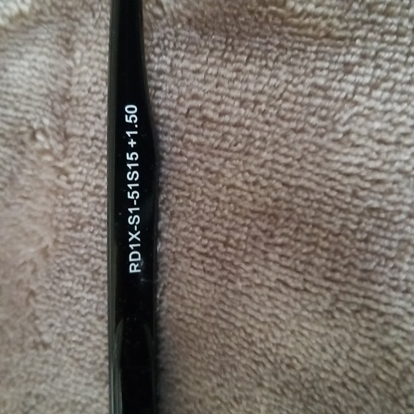 Rae Dunn 1.50 Sunglasses Never Worn - Picture 3 of 4